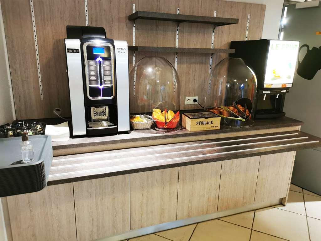 Brit Hotel Essentiel Tours Nord Restaurang bild