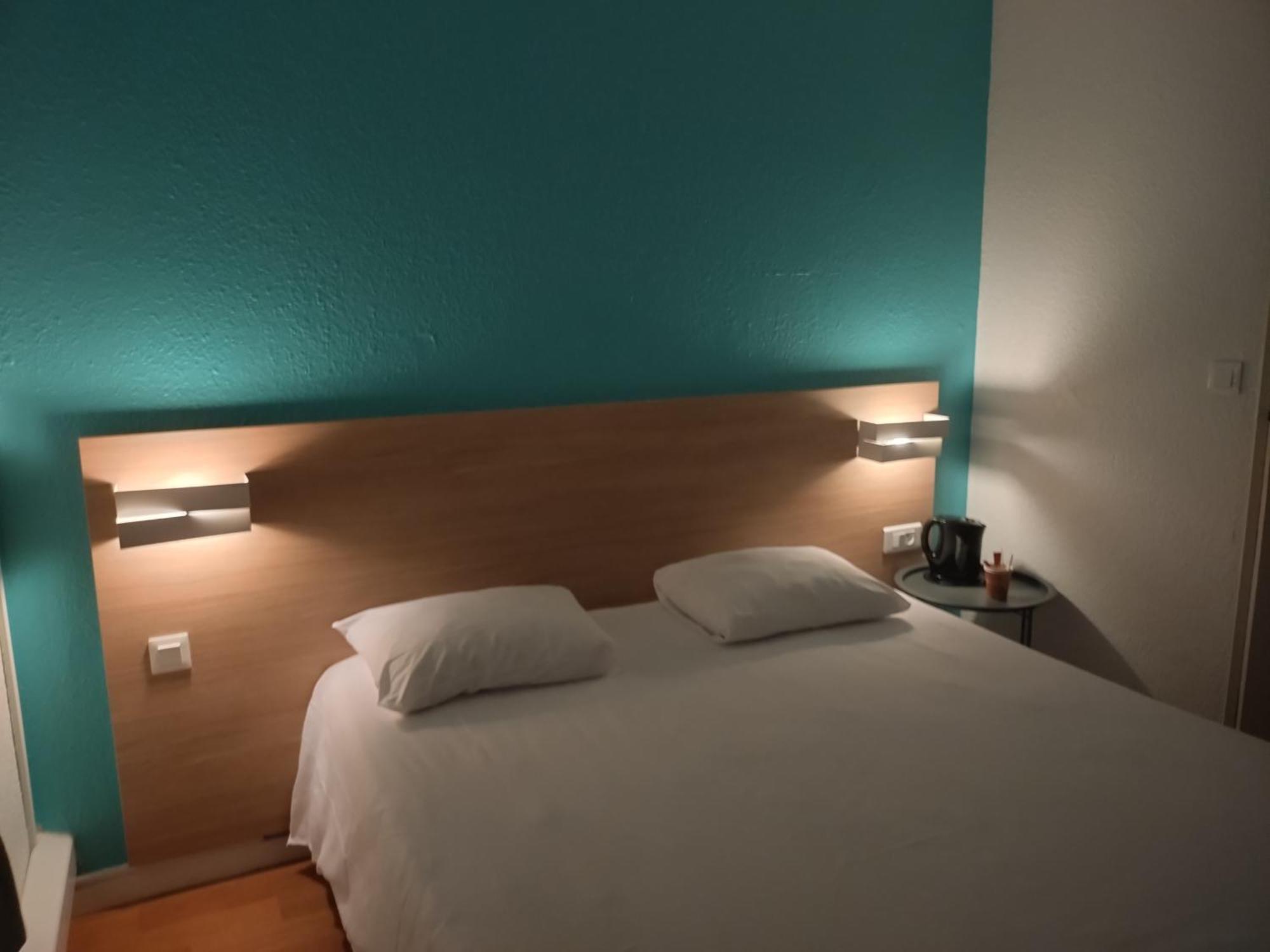 Brit Hotel Essentiel Tours Nord Exteriör bild