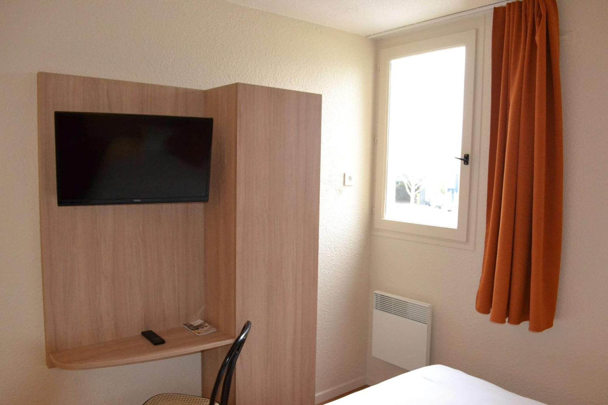 Brit Hotel Essentiel Tours Nord Exteriör bild