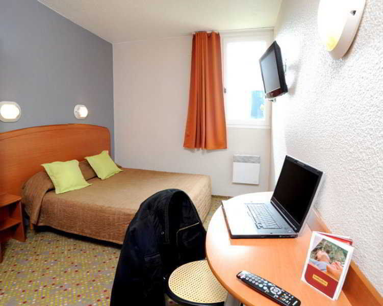 Brit Hotel Essentiel Tours Nord Exteriör bild