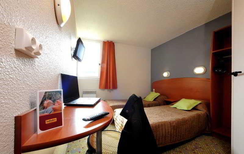 Brit Hotel Essentiel Tours Nord Exteriör bild