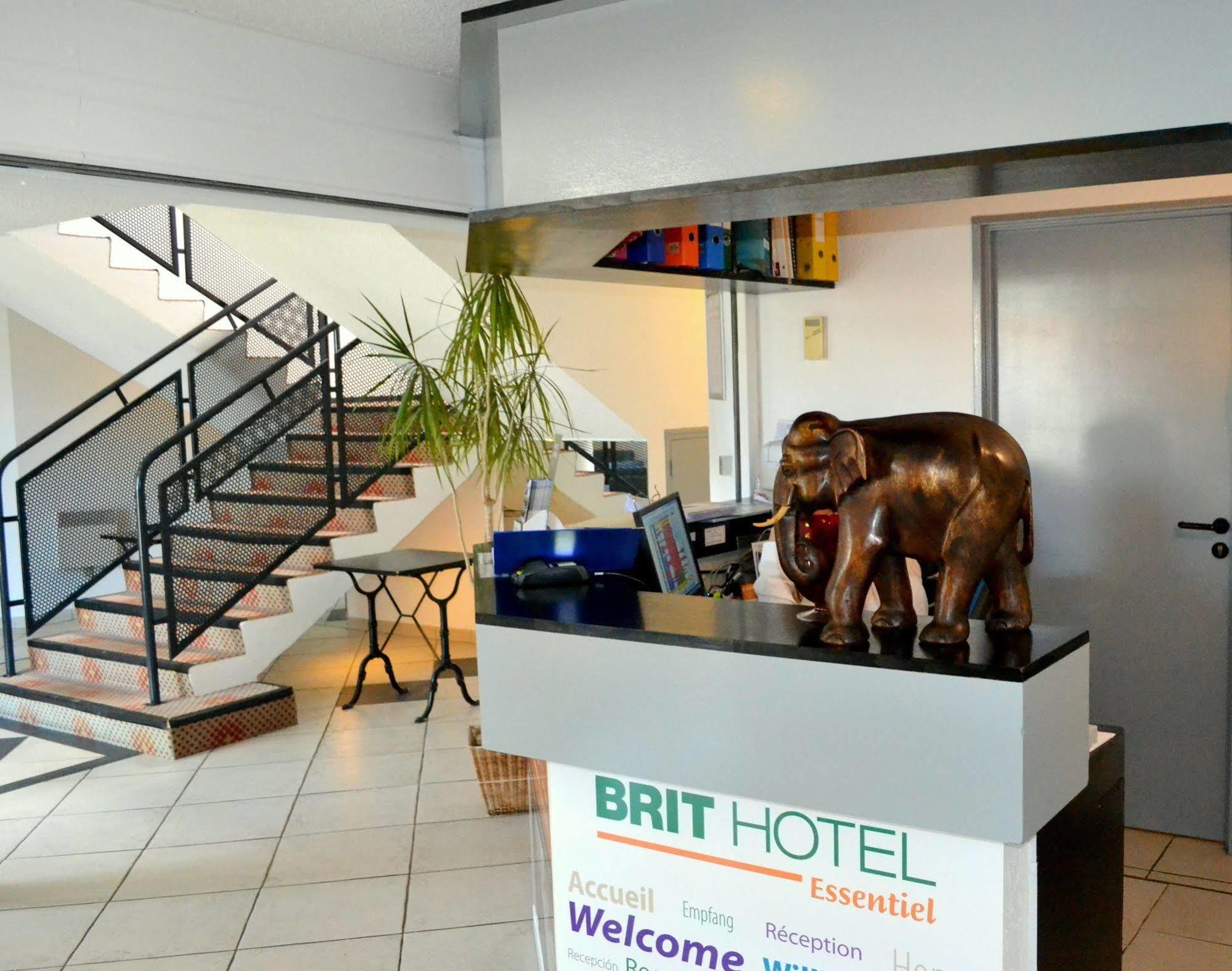 Brit Hotel Essentiel Tours Nord Exteriör bild